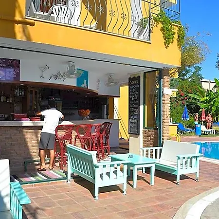 Aparthotel Begonville Side