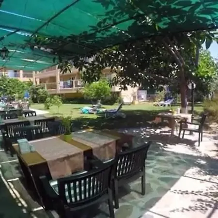 Lägenhetshotell Begonville Side